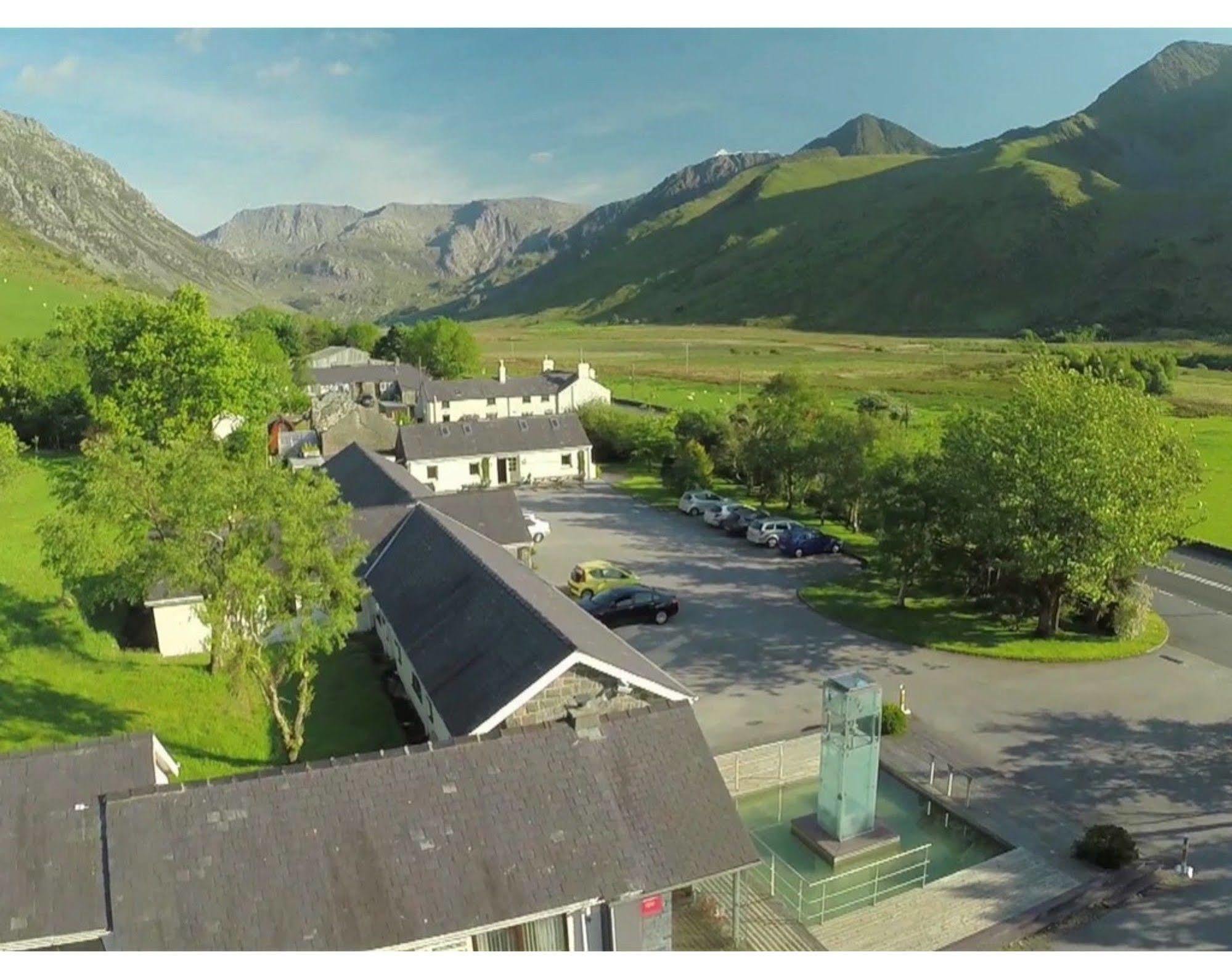 Snowdonia Mountain Lodge *